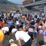 つかみ捕り大会の様子