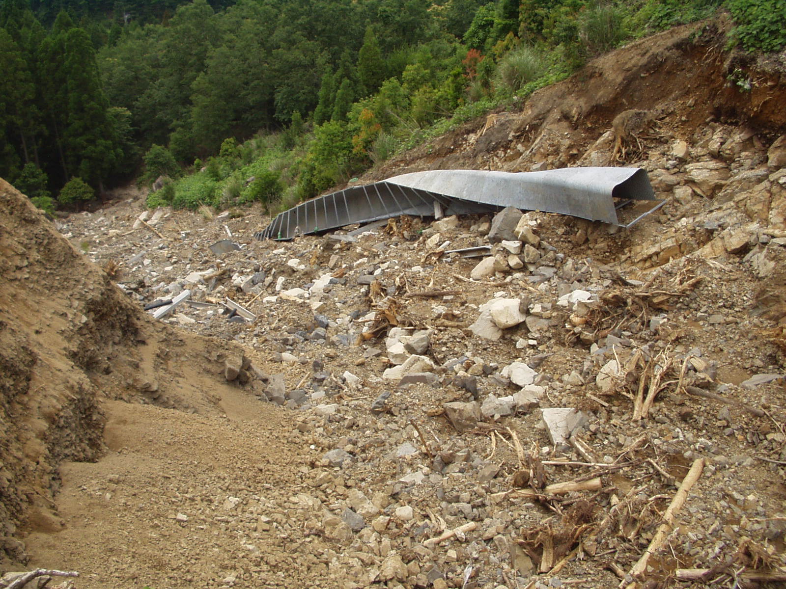 土捨て場崩壊 (2) 土捨て場崩壊 (2)