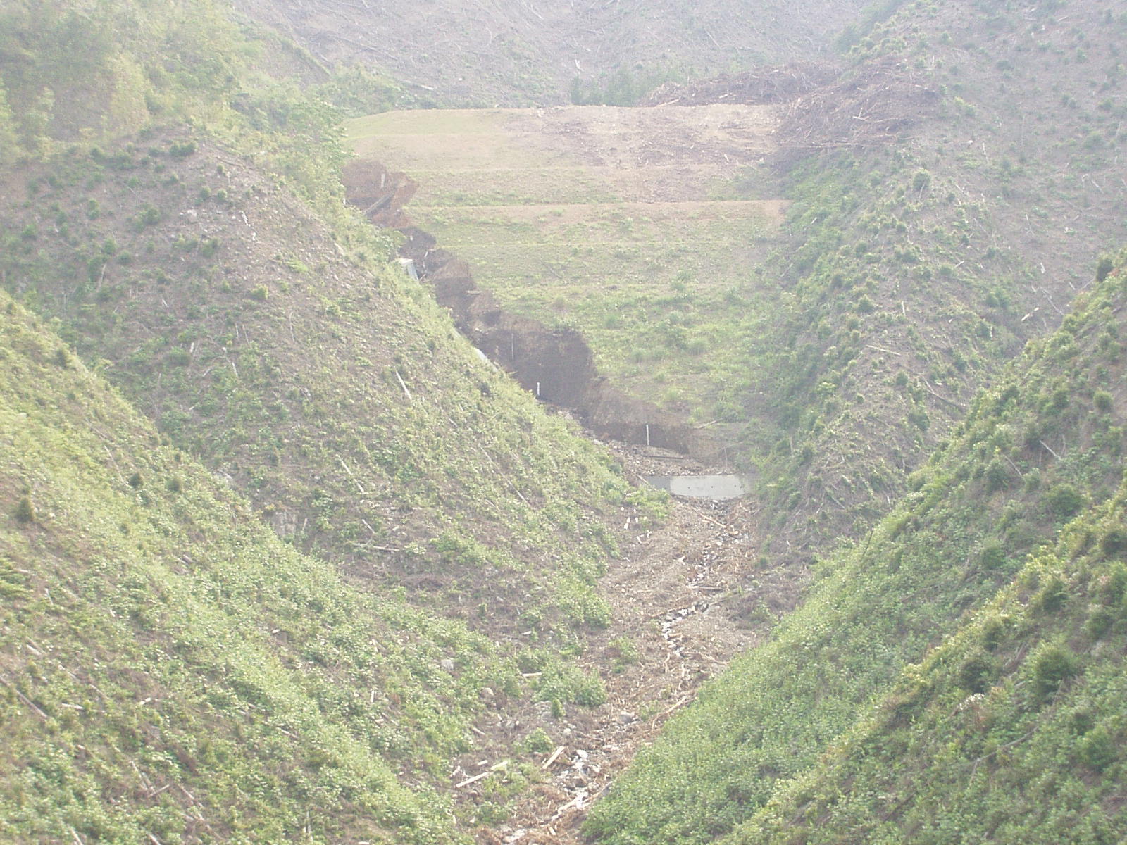 土捨て場崩壊 (4) 土捨て場崩壊 (4)